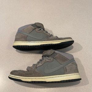 Nike SB Dunk Pro Mid